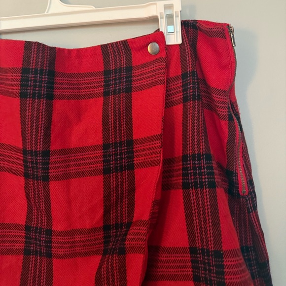 No Boundaries Plaid Skirt - Picture 3 of 7